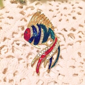 🐠Vintage Enamel & Crystal Gold Angel Fish Brooch